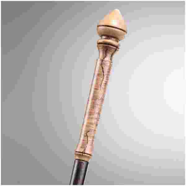 NOBLE COLLECTION - HERMIONE GRANGER’S PRVA ČAROBNA PALICA V OLLIVANDERS ŠKATLI - slika 3